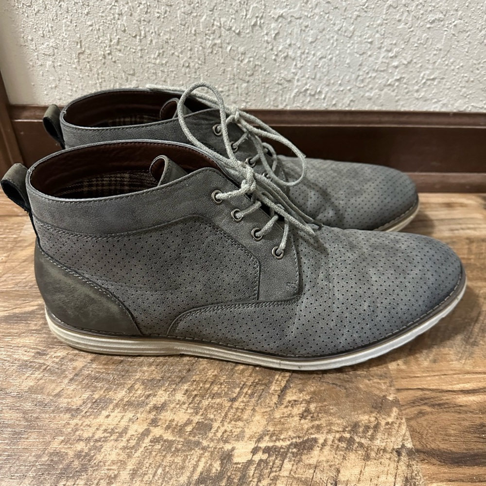 Men’s dress shoes